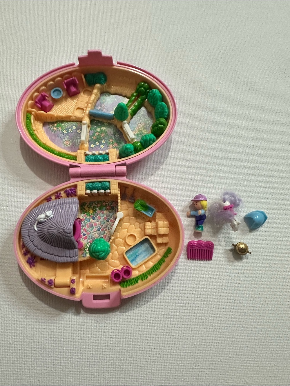 1995 Polly Pocket Shetland Pony Stables Pink Bluebird Compact Complete Play Set - Picture 7 of 9